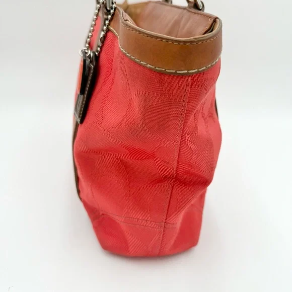 SOLD Coach Gallery Tote Bag - Picture 4 of 8